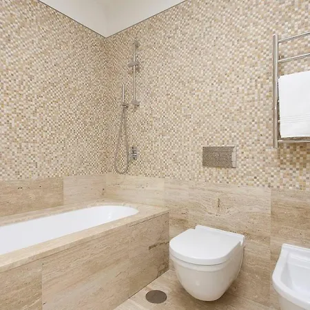 Center Prestigious Avenue Liberdade & Garage Appartamento Lisbona